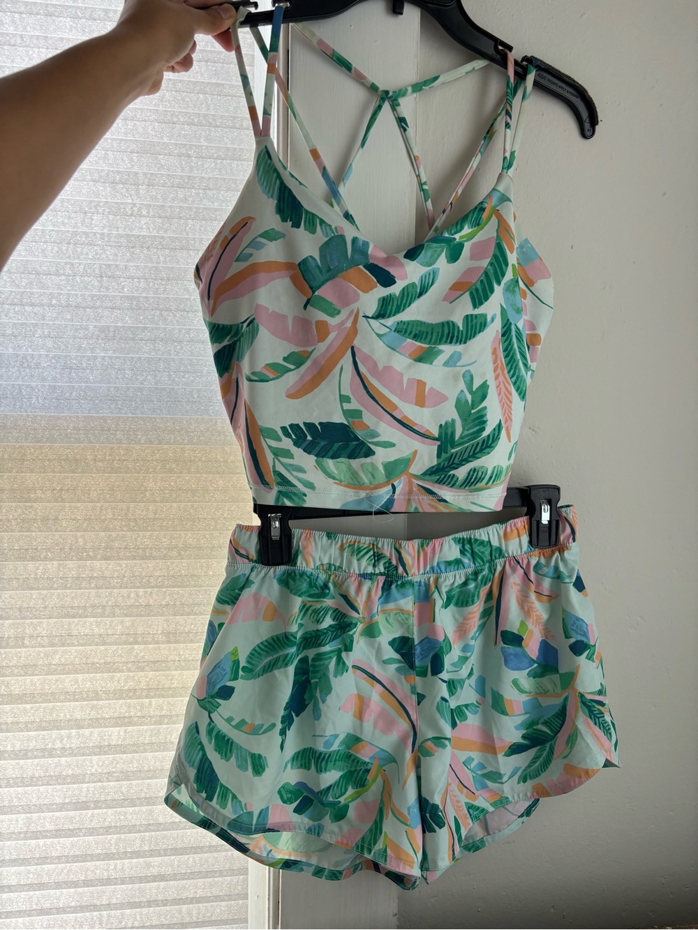 S/M Old Navy Activewear Tropical Two Piece set, built in bra/underwear